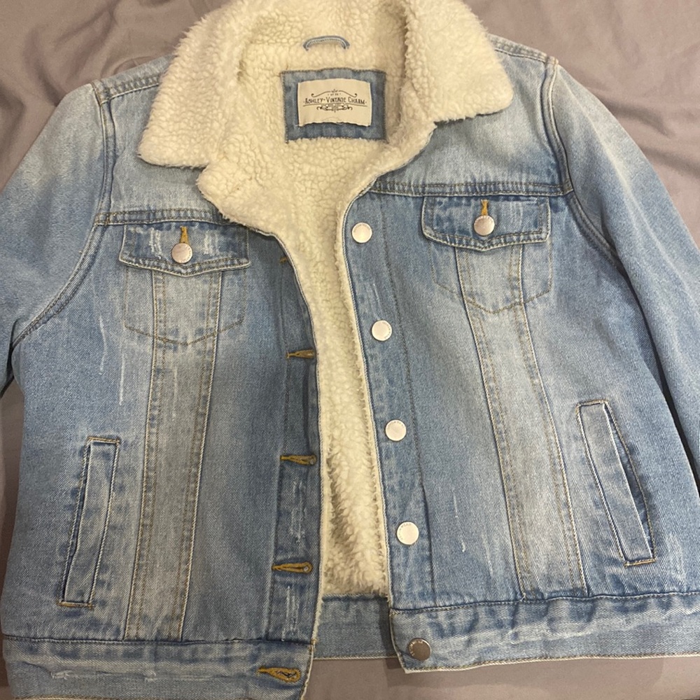 Women’s Vintage Jean Jacket